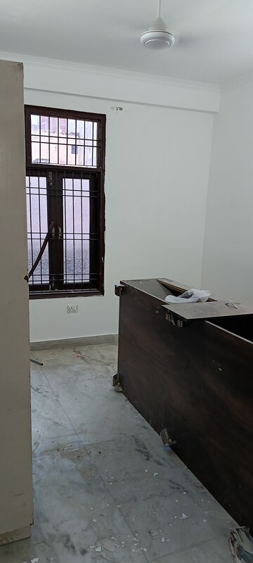 Room in 3 BHK Builder Floor at Saket – for Rent
