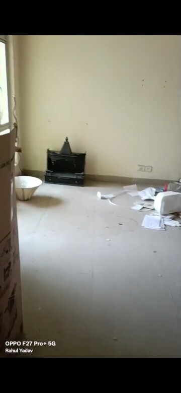 Team Area in 2.5 BHK Apartment at Gaur City 2 - 11th Avenue, Sector 16c Greater Noida – for Rent