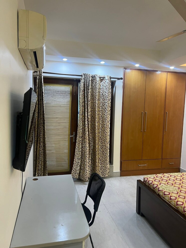 Bedroom, freedom fighters enclave 2 Bedroom 1800 Sq.Ft. Builder Floor In Freedom Fighters Enclave Delhi 9151239