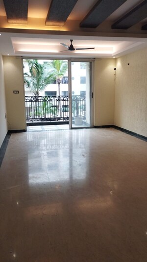 Room in 3 BHK Apartment at Bianca Tower, Andheri West – for Sale