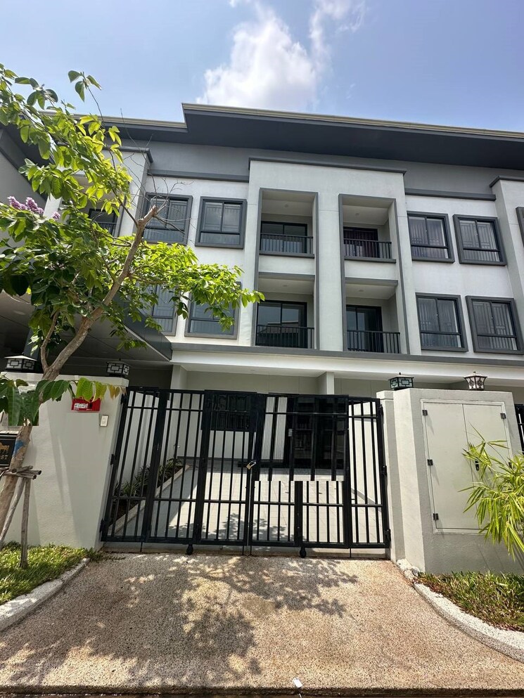 Balcony, sarjapur 4 Bedroom 3050 Sq.Ft. Villa In Sarjapur Bangalore 9151245