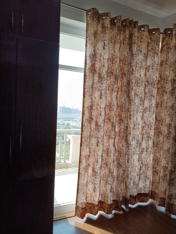 Room in 3.5 BHK Apartment at SS The Leaf, Sector 85 – for Rent