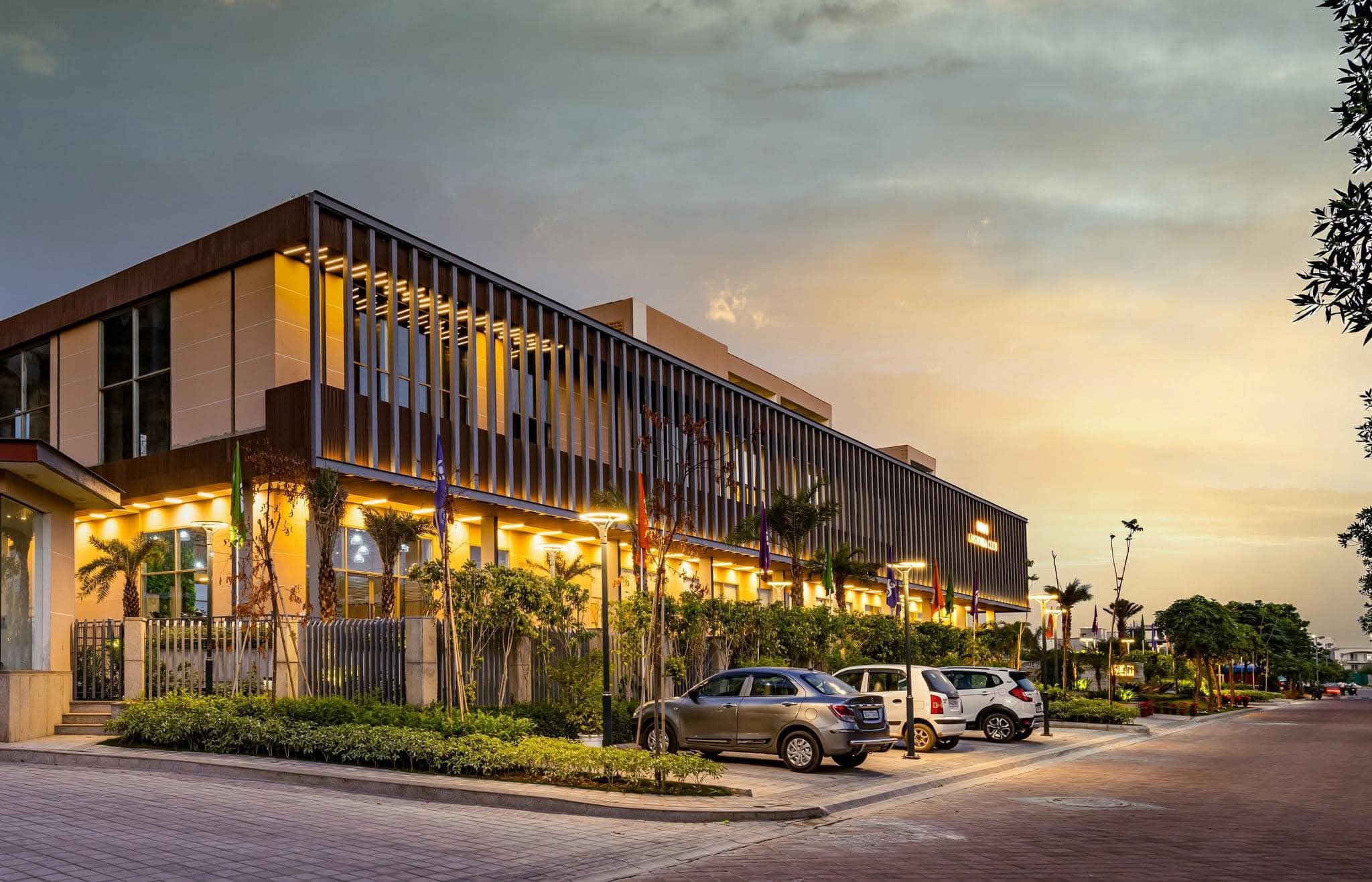 3 BHK + Servant Room Builder Floor For Sale in BPTP Amstoria