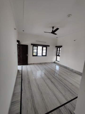 2 BHK Independent House For Rent in Ballupur