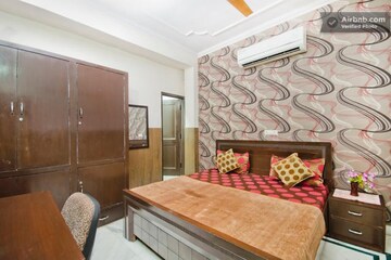 Bedroom in 2 BHK Independent House at Sector 4 – for Rent