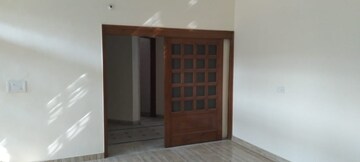 Room in 3 BHK Independent House at Sector 4 – for Rent