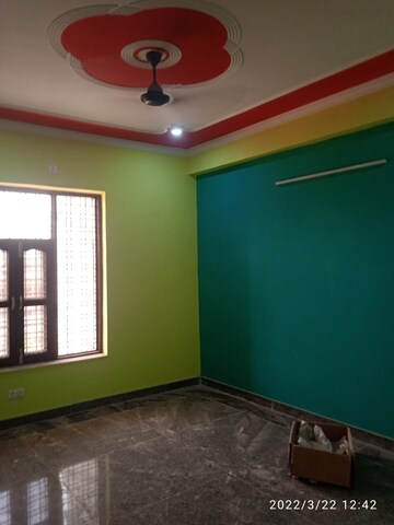 Room in 3 BHK Independent House at Sector 4 – for Rent