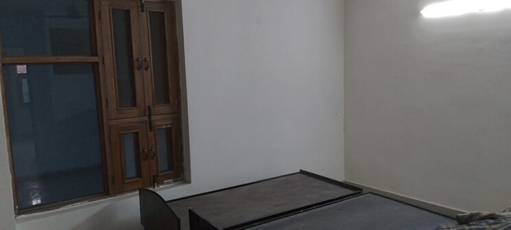 Room, sector 4 3 Bedroom 1725 Sq.Ft. Independent House In Sector 4 Gurgaon 9151374