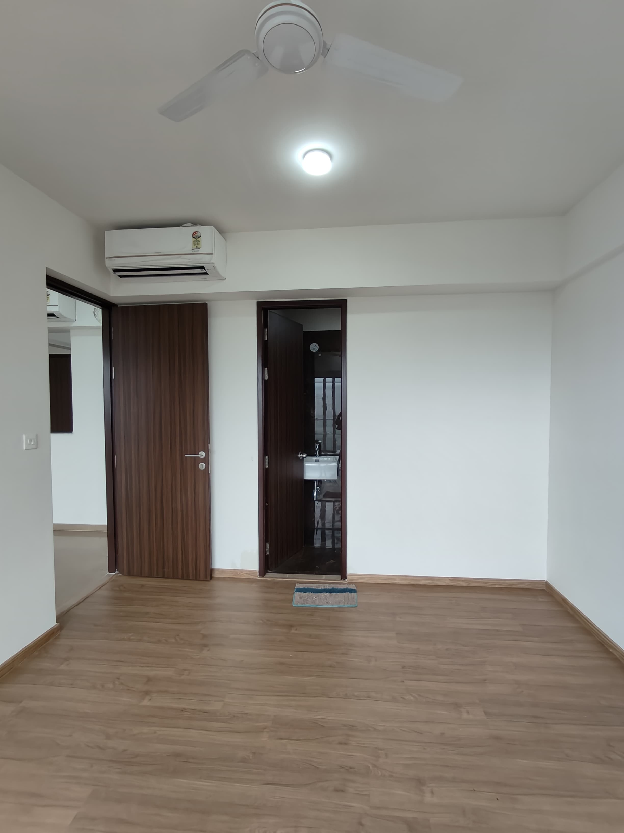 1 BHK + Pooja Room Apartment For Rent in Indiabulls One Indiabulls