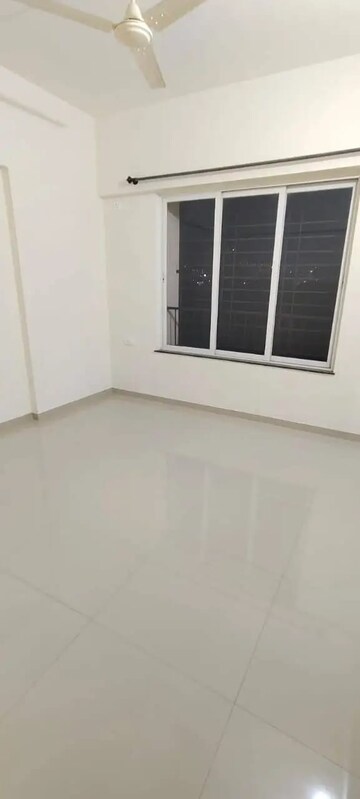 Room in 2 BHK Apartment at VTP Leonara, Mahalunge – for Rent