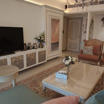 Living Room in 3 BHK Apartment at Rustomjee Paramount F Wing, Vithaldas Nagar – for Rent