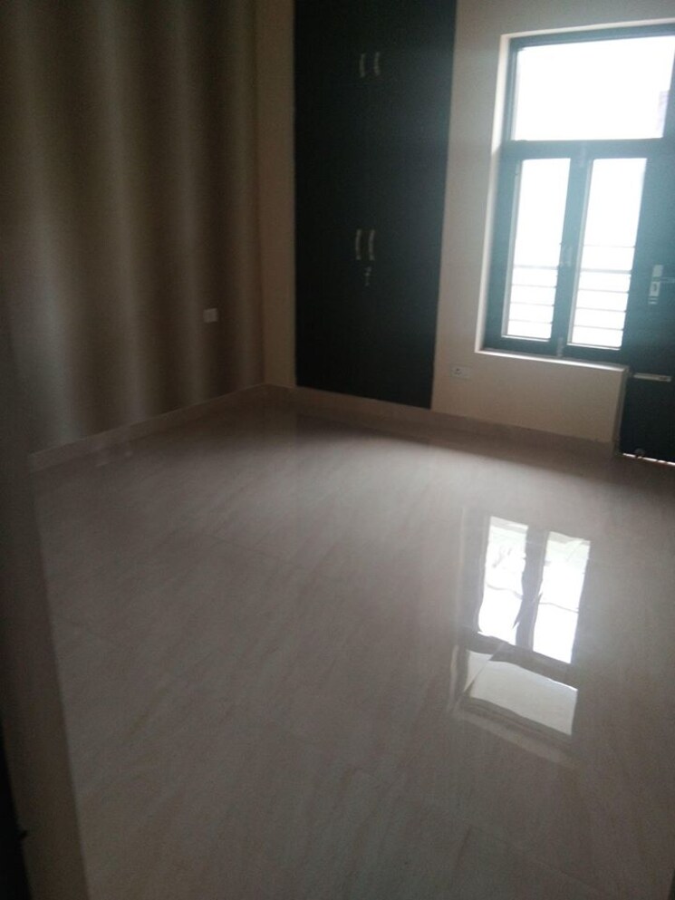 Room, sector 4 3 Bedroom 1957 Sq.Ft. Independent House In Sector 4 Gurgaon 9151412