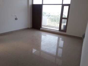 Room in 3 BHK Independent House at Sector 4 – for Rent