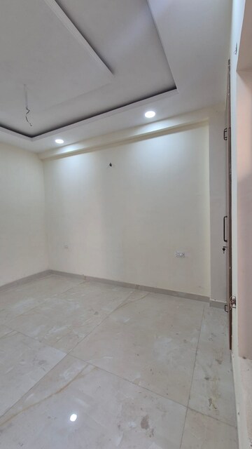 Room in 3 BHK Builder Floor at Sector 49 – for Sale