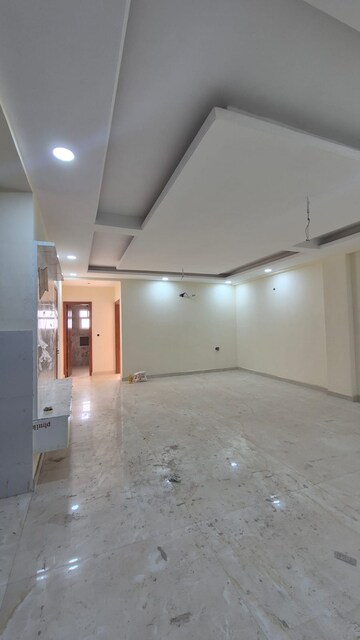 Room in 3 BHK Builder Floor at Sector 49 – for Sale