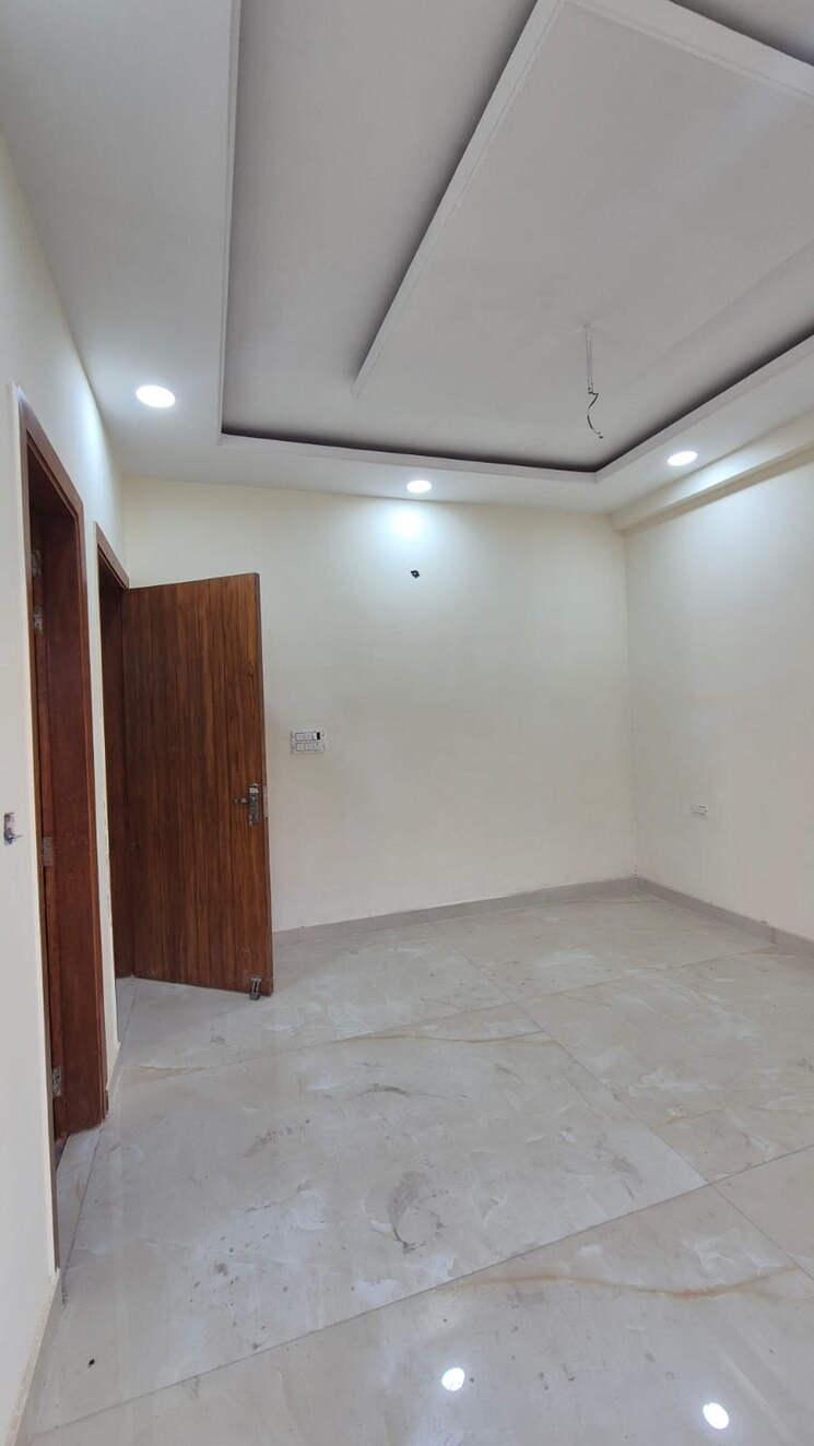 Room, sector 49 3 Bedroom 2340 Sq.Ft. Builder Floor In Sector 49 Faridabad 9151220