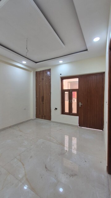 Room in 3 BHK Builder Floor at Sector 49 – for Sale