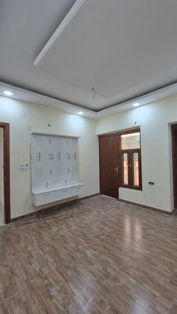 Room, sector 49 3 Bedroom 2340 Sq.Ft. Builder Floor In Sector 49 Faridabad 9151220
