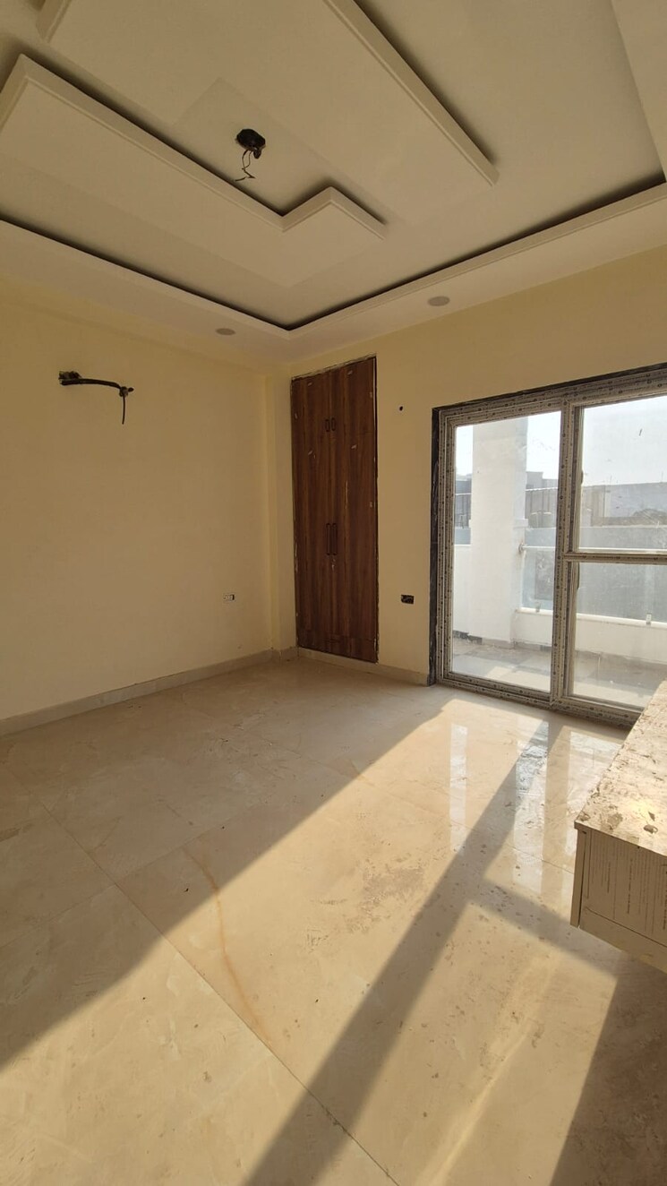 Room, sector 49 3 Bedroom 2340 Sq.Ft. Builder Floor In Sector 49 Faridabad 9151220