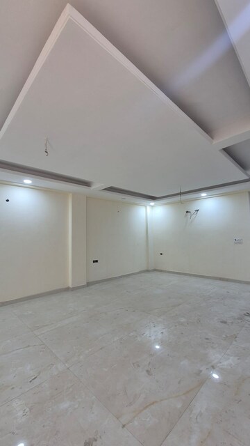 Room in 3 BHK Builder Floor at Sector 49 – for Sale