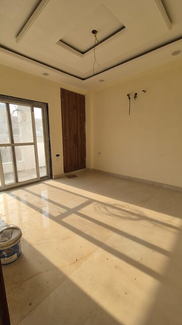 Room in 3 BHK Builder Floor at Sector 49 – for Sale