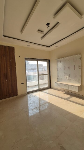 Room in 3 BHK Builder Floor at Sector 49 – for Sale