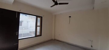 Room in 3 BHK Independent House at Sector 4 – for Rent