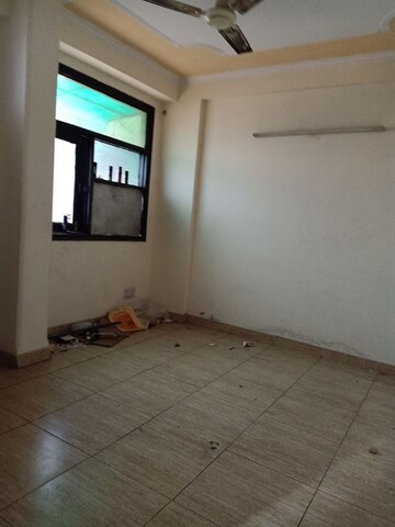 Room in 3 BHK Independent House at Sector 4 – for Rent