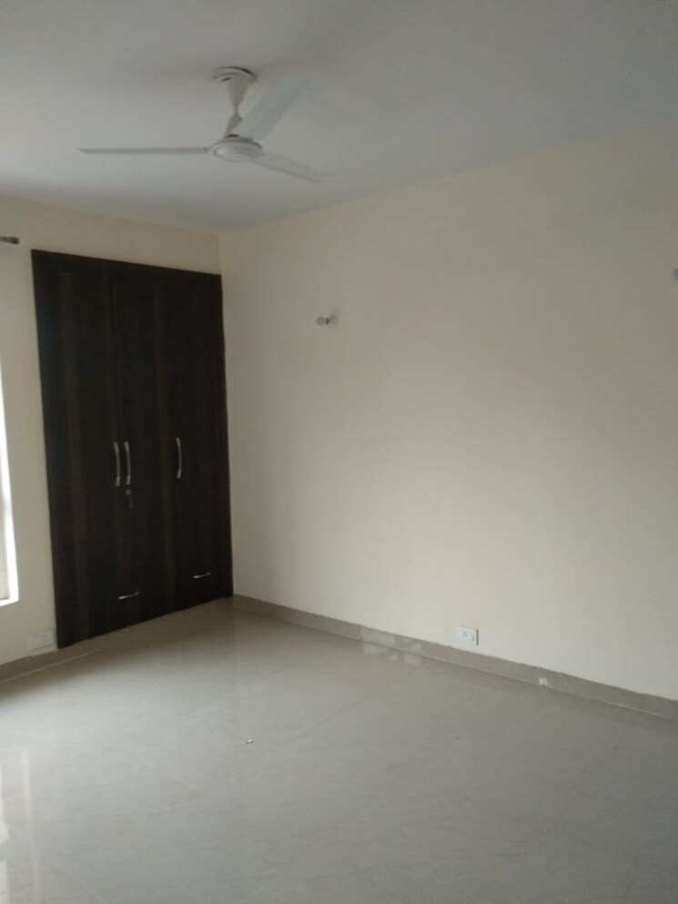 Room, sector 4 3 Bedroom 2000 Sq.Ft. Independent House In Sector 4 Gurgaon 9151431