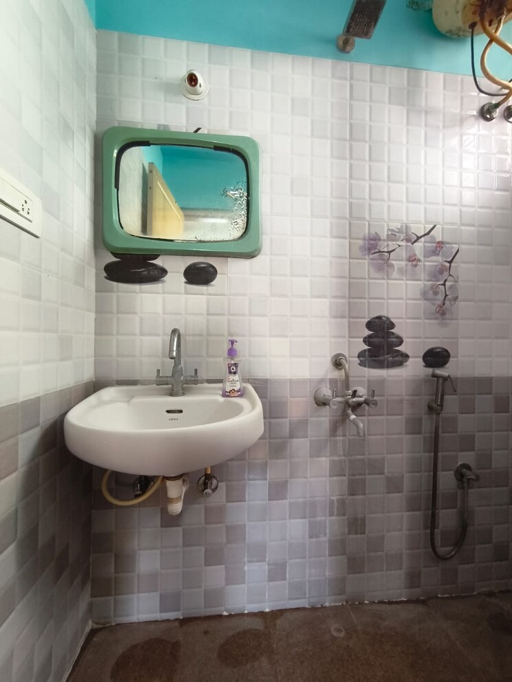 Bathroom, kumara-krupa 3 Bedroom 1583 Sq.Ft. Apartment In Murugesh Palya Bangalore 9151451
