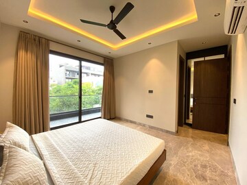 Bedroom in 3 BHK Builder Floor at Sector 57 – for Rent