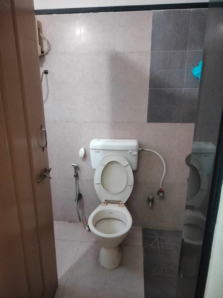 Bathroom, gk-rose-valley 3 Bedroom 1320 Sq.Ft. Apartment In Pimple Saudagar Pune 9151482