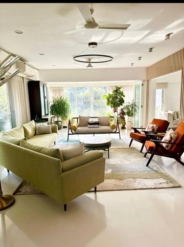 5 BHK Apartment For Rent in Khar West