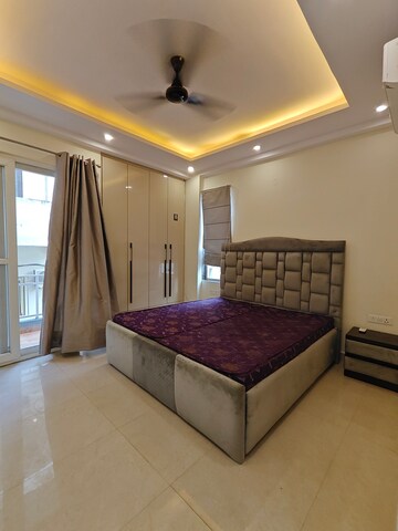 Bedroom in 3 BHK Builder Floor at Gupta Awas, Sector 43 – for Rent