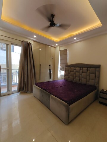 Living Room in 3 BHK Builder Floor at Gupta Awas, Sector 43 – for Rent