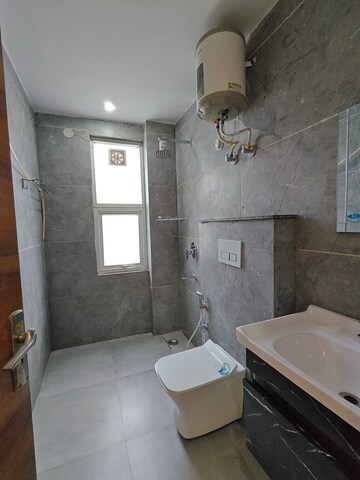 Bathroom in 3 BHK Builder Floor at Gupta Awas, Sector 43 – for Rent