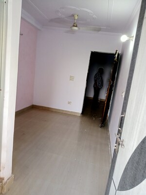 Room in 2 BHK Builder Floor at Maidan Garhi – for Sale