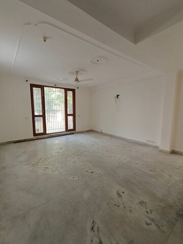 Room in 4 BHK Villa at Ansal Sushant Lok I, Sector 43 – for Rent