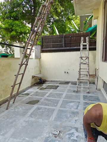 Balcony in 4 BHK Villa at Ansal Sushant Lok I, Sector 43 – for Rent