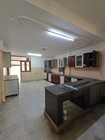 Kitchen in 4 BHK Villa at Ansal Sushant Lok I, Sector 43 – for Rent