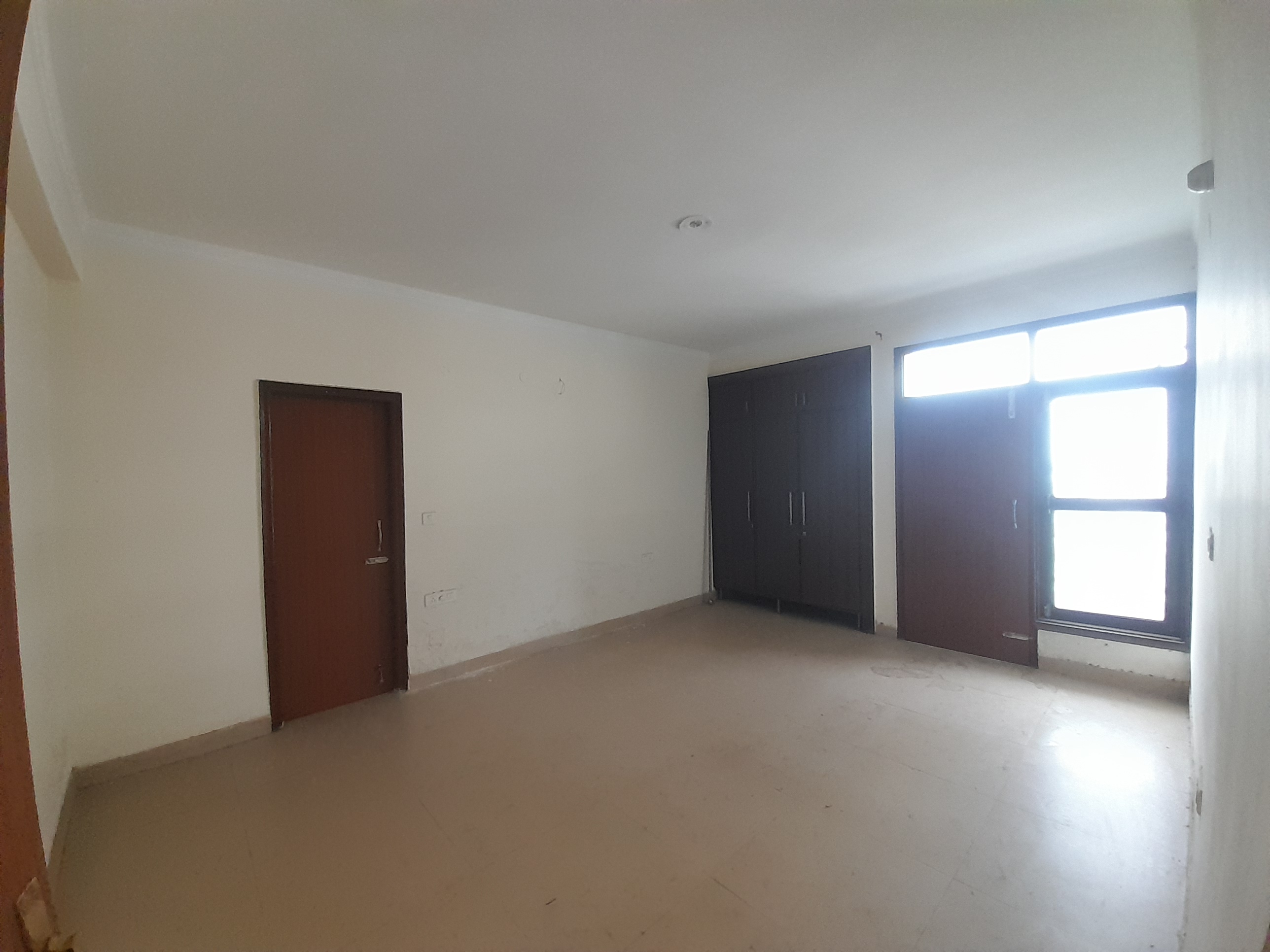 Room in 5 BHK Apartment at Maya Garden City, Lohgarh – for Sale