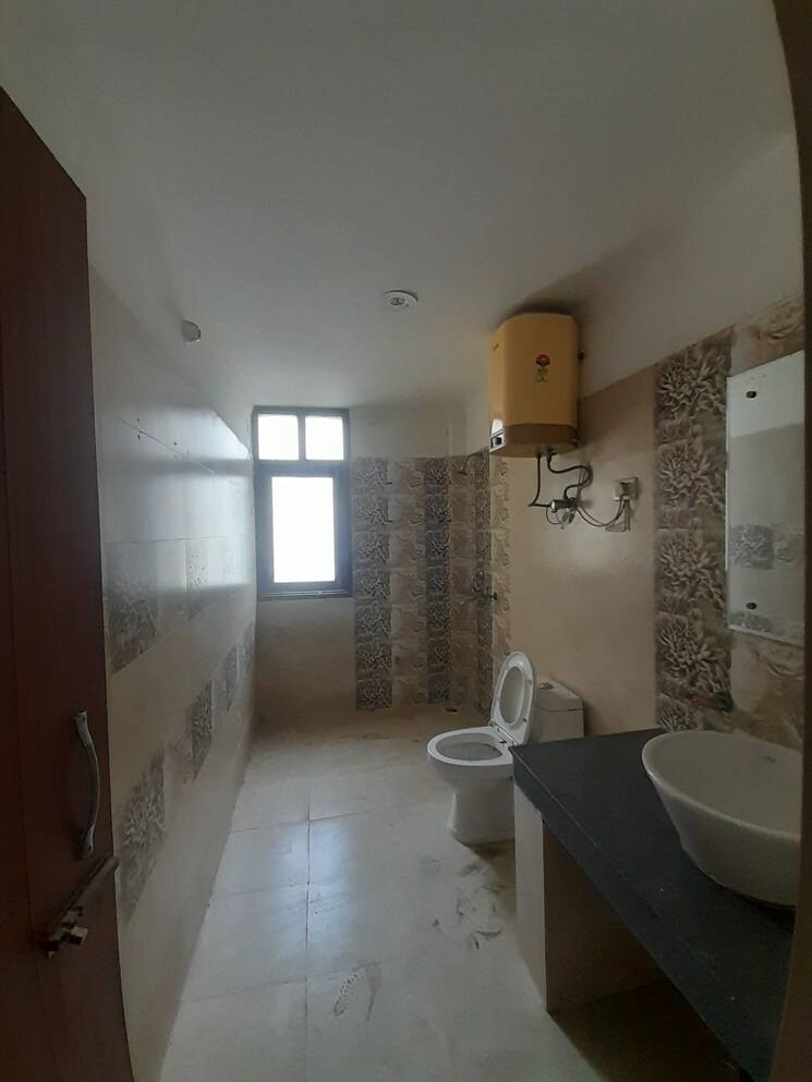Attached Bathroom, maya-garden-city 5 Bedroom 2850 Sq.Ft. Apartment In Lohgarh Zirakpur 9151544