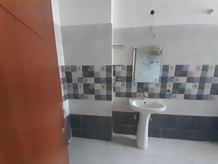 Attached Bathroom, maya-garden-city 5 Bedroom 2850 Sq.Ft. Apartment In Lohgarh Zirakpur 9151544