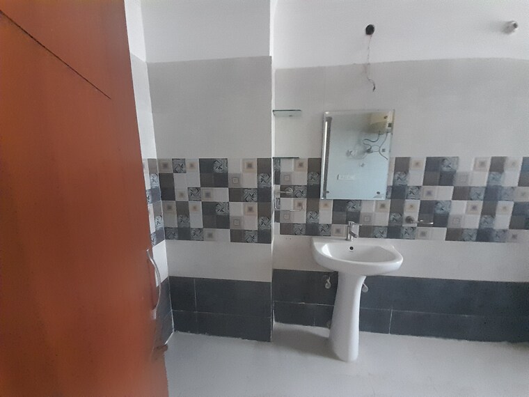 Attached Bathroom, maya-garden-city 5 Bedroom 2850 Sq.Ft. Apartment In Lohgarh Zirakpur 9151544