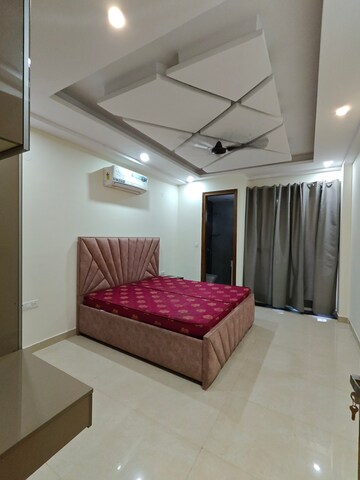 Bedroom in 3 BHK Builder Floor at DLF City Gurgaon, Sector 27 – for Rent