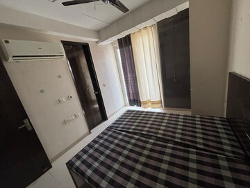 Room in 2 BHK Apartment at RWA Residential Society Sector 46, Sector 46 – for Rent
