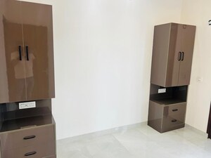 Furnished Amenities in 3 BHK Builder Floor at Pir Machalla – for Sale