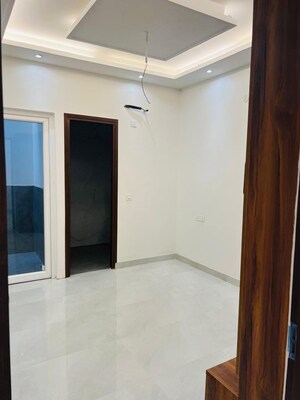 Room in 3 BHK Builder Floor at Pir Machalla – for Sale