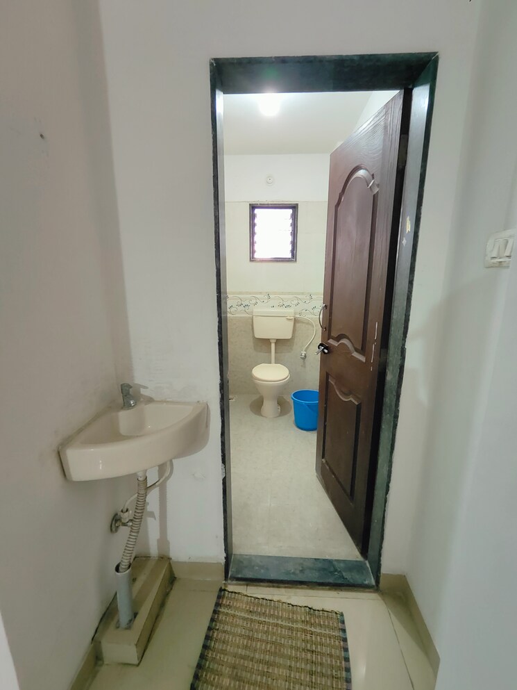 Bathroom, wadgaon sheri 1 RK 300 Sq.Ft. Apartment In Wadgaon Sheri Pune 9151588