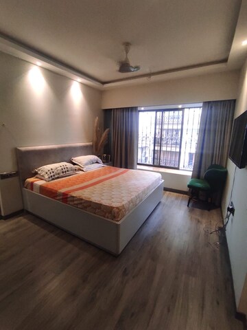 Bedroom in 2 BHK Apartment at Paramount Towers, Khar West – for Rent